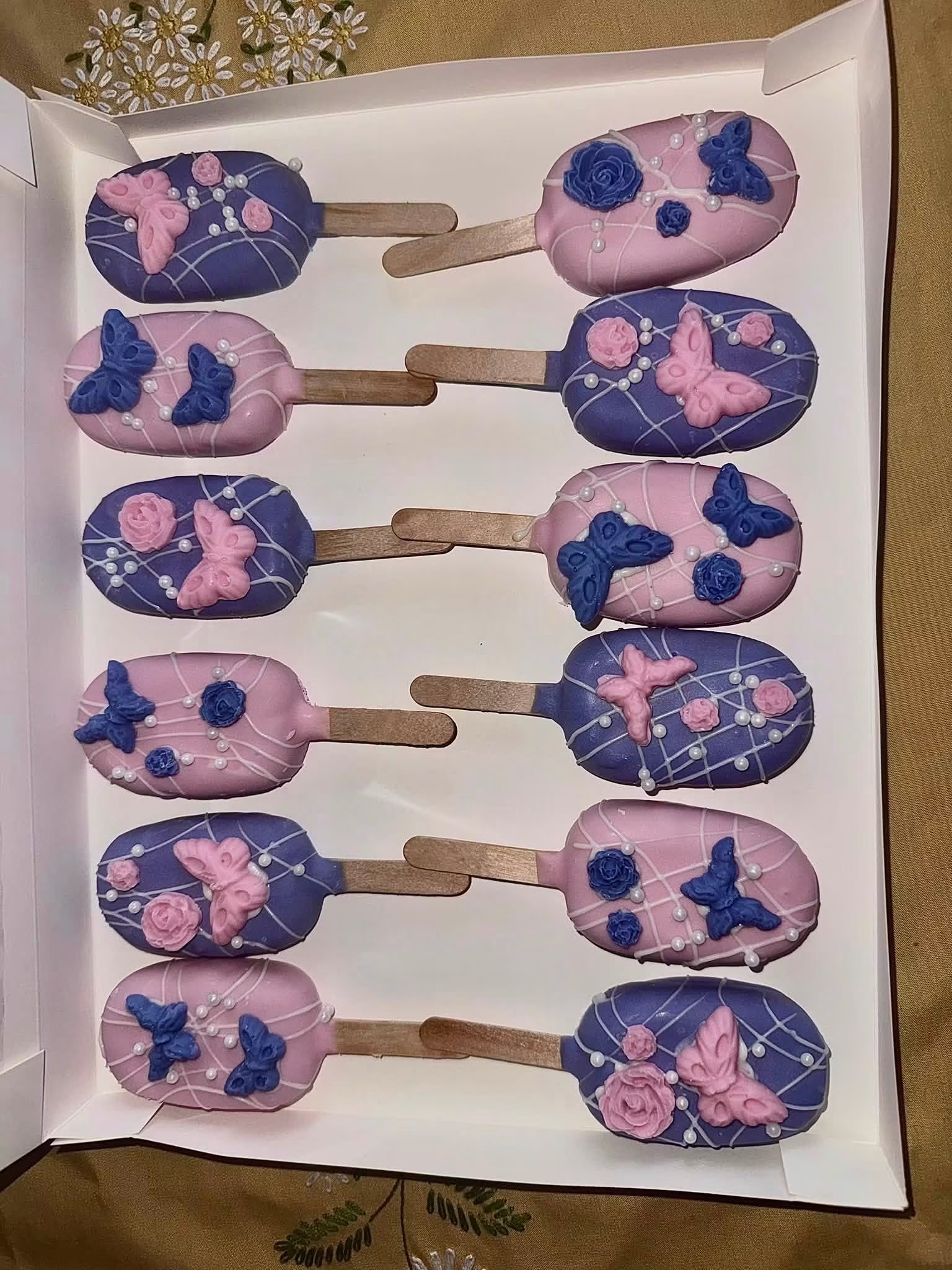 Butterfly cake pops in a gift box